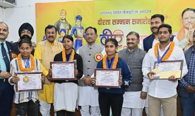*मुख्यमंत्री श्री साय ने 4 वीर बालकों को वीरता सम्मान से किया सम्मानित*