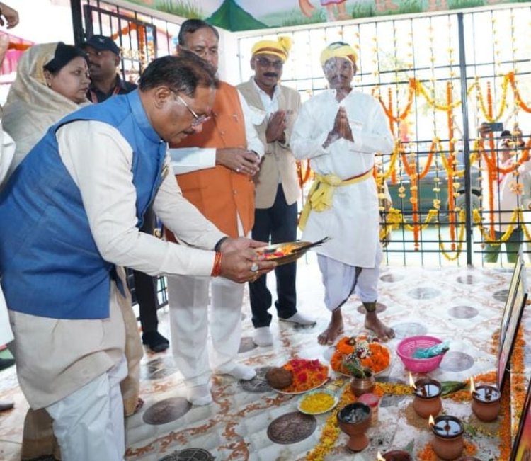 *मुख्यमंत्री श्री विष्णुदेव साय ने बड़ादेव की पूजा कर प्रदेशवासियों की सुख-समृद्धि की कामना की*