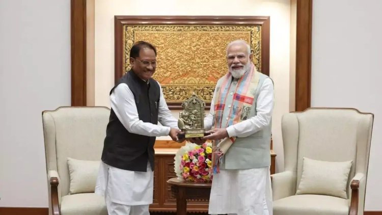 सीएम विष्णुदेव साय ने पीएम मोदी को दिया निमंत्रण, विकास का ब्लूप्रिंट सौंपा