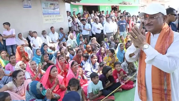 साय सरकार मना रही सुशासन तिहार : सीएम ने जशपुर से की शुरुआत, जनचौपाल में सीधे संवाद कर किया मौके पर समाधान