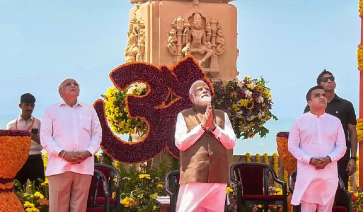 सोमनाथ अमृत पर्व के अवसर पर प्रधानमंत्री मोदी ने ज्‍योर्तिलिंग- सोमनाथ महादेव मंदिर में विशेष महापूजा की